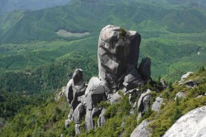 大ヤスリ岩